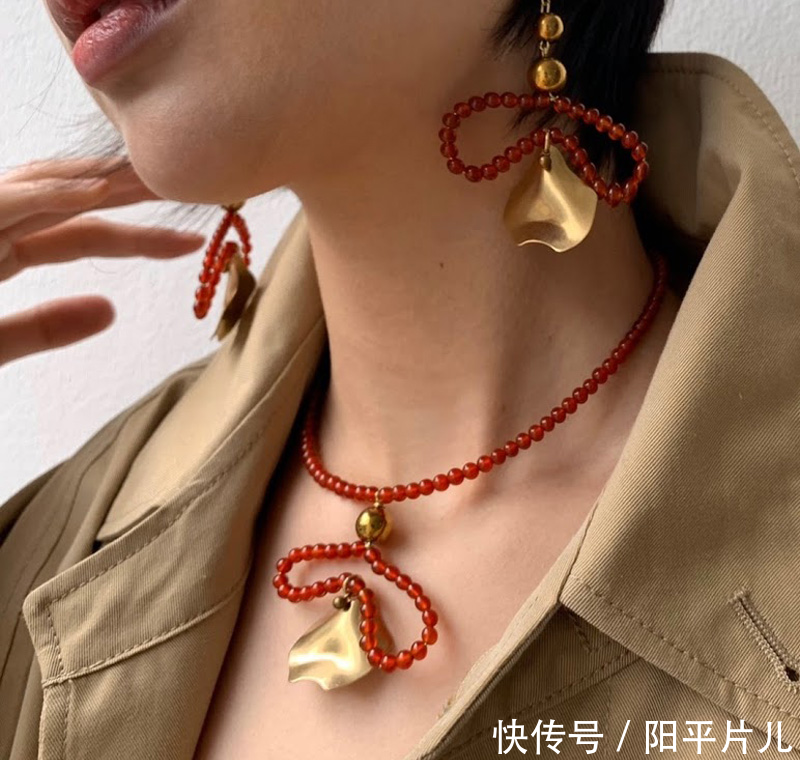 『大胆』大胆轮廓描绘鲜明性格:韩国饰品SCHO,让你简单搭配就很有型