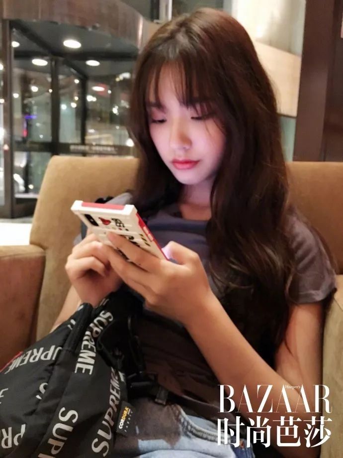 林允的“叠加唇”好抢眼!一秒变身BlingBling女孩~