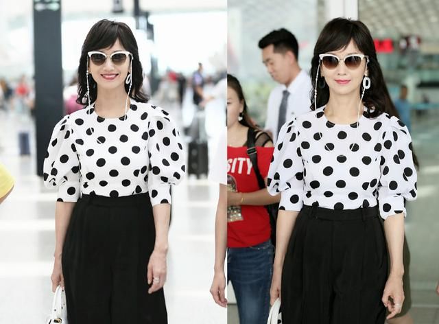 64岁的赵雅芝真是会穿，和34岁的韩雪同穿阔腿裤，气质上完全不输