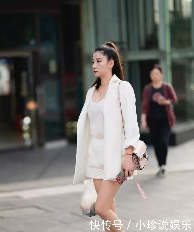 『女人』女人高跟鞋优雅穿搭,简约中带着时尚感