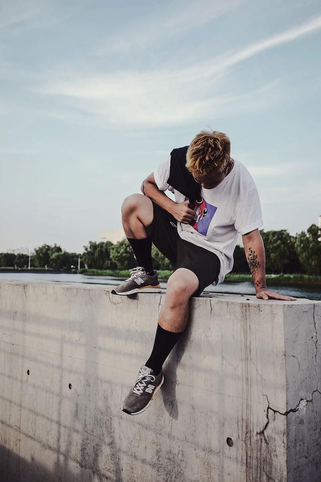 用料做工一流！这双潮流老炮们都爱的新经典鞋款，上脚超多惊喜！