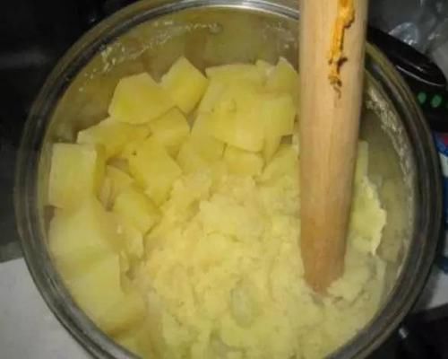  【自制】7 个自制饵料配方，春季钓鱼好帮手