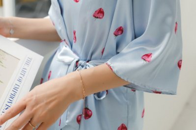 想不到，40岁老婆穿了下图这些睡衣，如此妩媚迷人