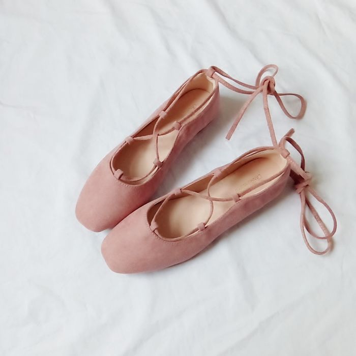 脚不是很美的小女人，出门这样穿凉鞋，让你没舒适透气还十分优雅