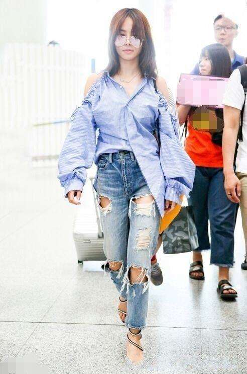 蔡依林与何穗同穿绿裙, 一个肤白貌美似仙女, 一个肤色暗沉似大妈