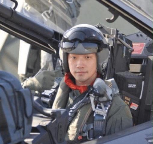 『当兵』如果当兵可以自由选择,海军、陆军、空军、武警你愿意加入哪个