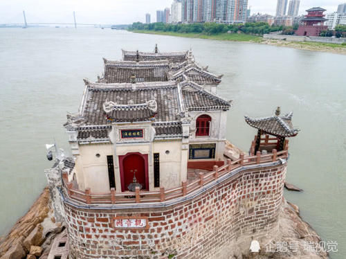 长江中这个700多年的“钉子户”，经历无数次洪峰，岿然不动！