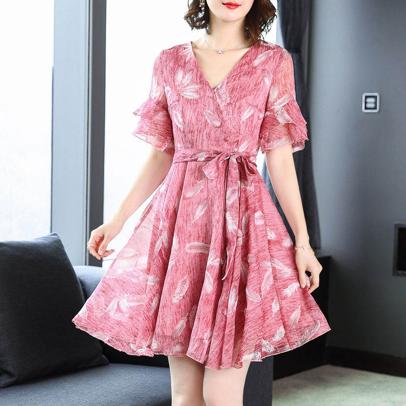 比基尼太露了!东方美人都这样穿沙滩裙，迷人美的让人心醉