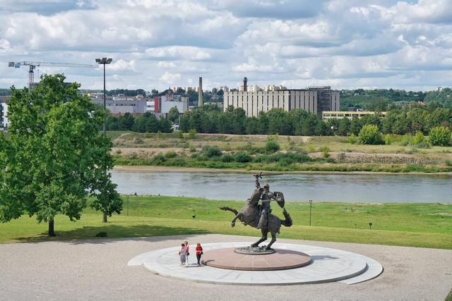 立陶宛旧都神秘老城堡 充满离奇传闻 官宣：地底有人