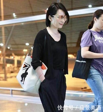 当47岁杨钰莹遇上47岁俞飞鸿，才知道真嫩和装嫩的差距有多大