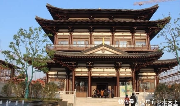 游客哭诉去这个景区玩只能饿着肚子,只因饭钱已经赶超上海迪士尼