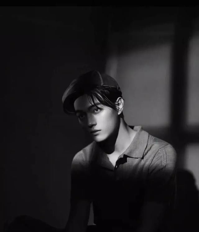 男士刘海发型怎么选？试试富察傅恒的撩妹刘海