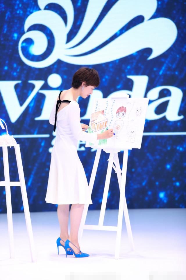 35岁孙俪真猛！脚踩两个细“银针”如履平地，网友：娘娘好拼