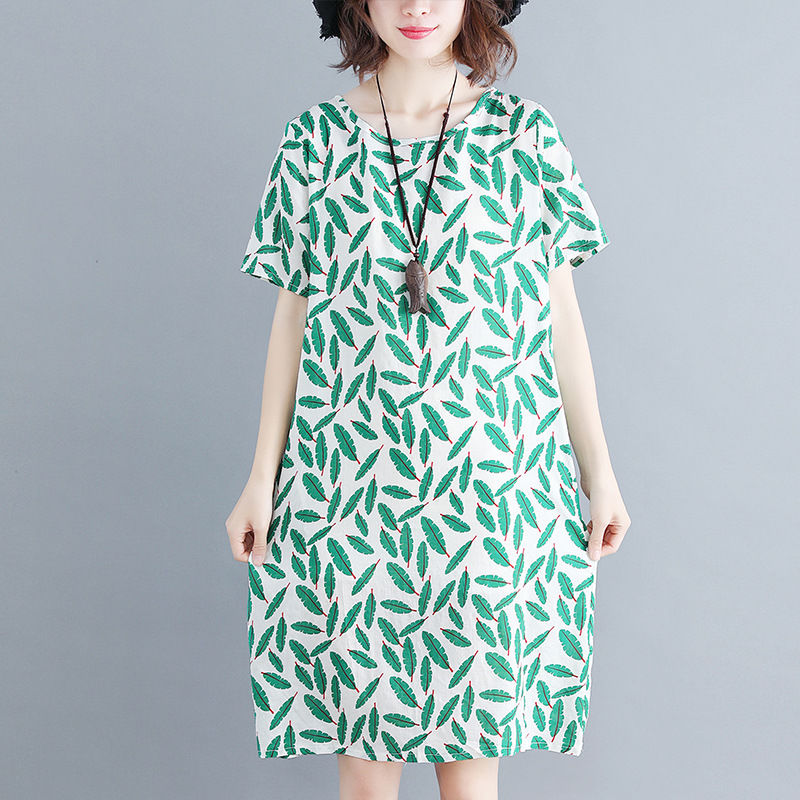 传统连衣裙落伍了!超火的“美嫩”裙配高跟鞋，适合70后女人