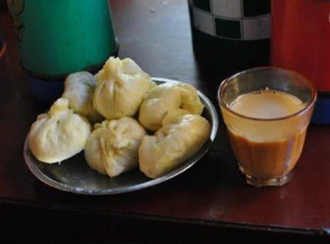 尼姑开的佛教茶馆，游客可以喝茶吃肉，而僧人也吃能“净肉”？