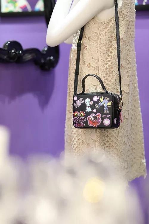 吃肯德基还能拥有安娜苏设计的“小苏包”？这波操作我服！