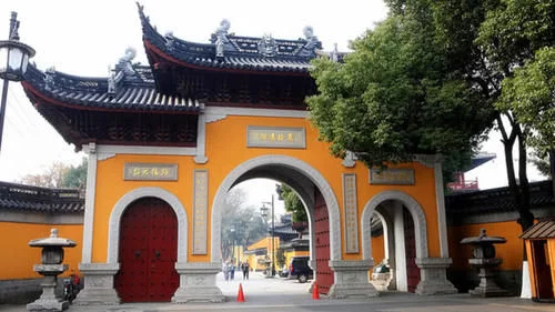 我国“最灵验”的4座寺庙:哪个离你最近呢,有空去祈福吧!【2020热门旅游景点】