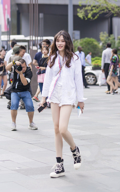 街拍路人，要是学会了这样的打扮穿搭，还用担心男朋友劈腿么