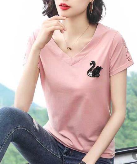  「女性」女人到了53岁，别总是黑白灰！常穿这“紫丁香”嫩衫，洋气超美嫩