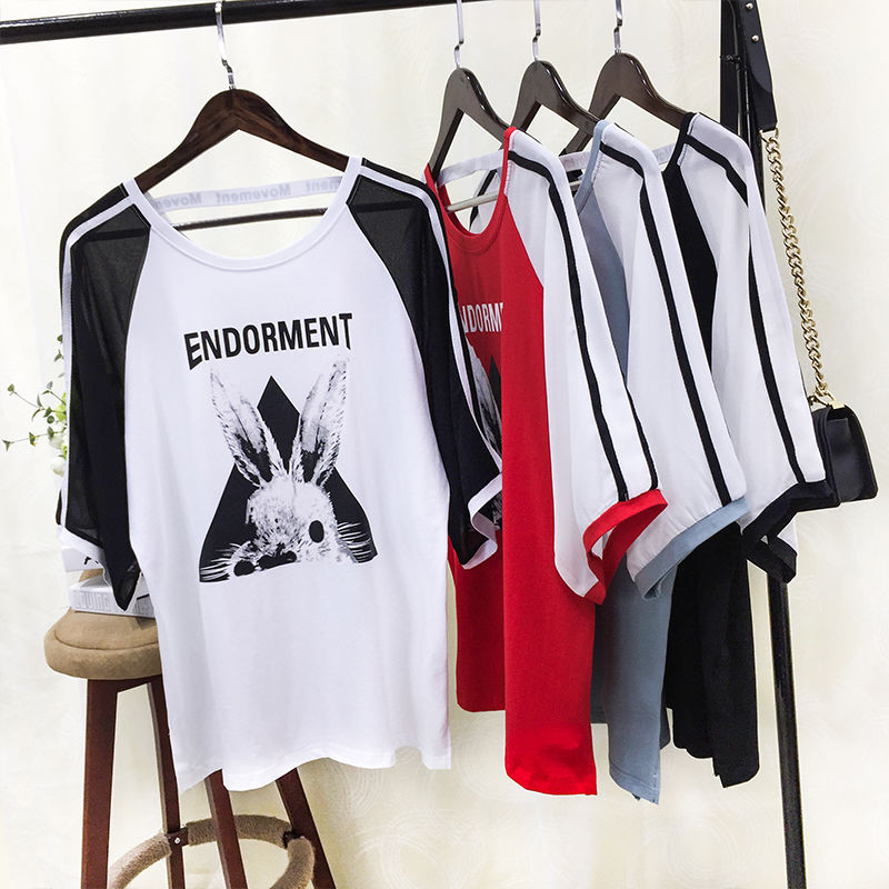 秋后越来越多的女人，穿衬衫了，搭配牛仔裤，洋气显嫩