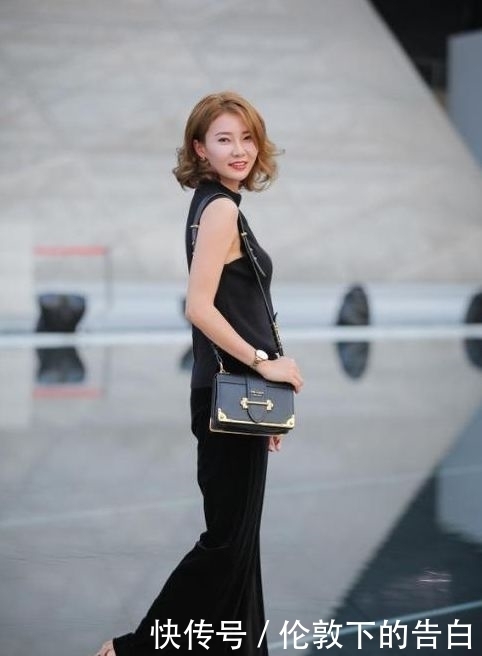  『气质』街拍：身材高挑的美女，身穿时尚靓丽短裙，尽显优雅的女神气质