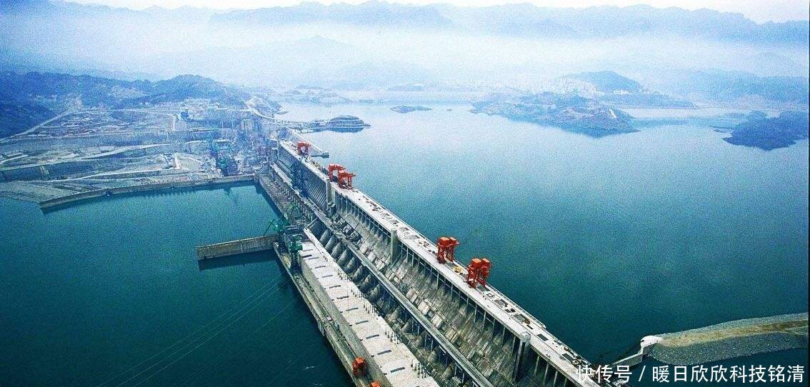 在建三峡大坝时，专家建议放养上万条大鱼，看完才知道良苦用心