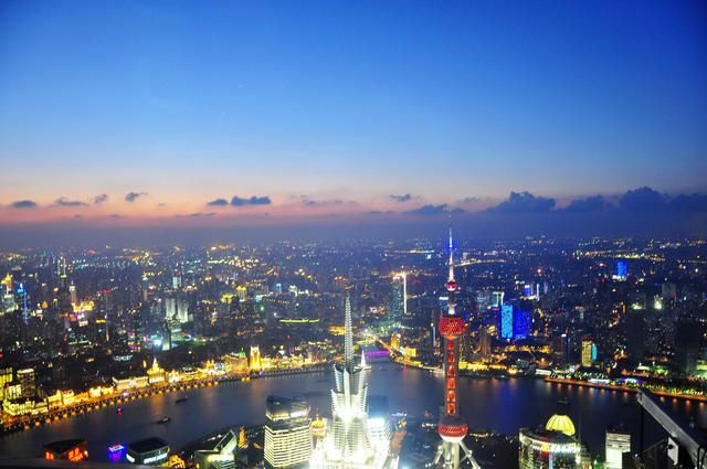 我国最大的城市群，世界6大城市群之一，经济作用深远