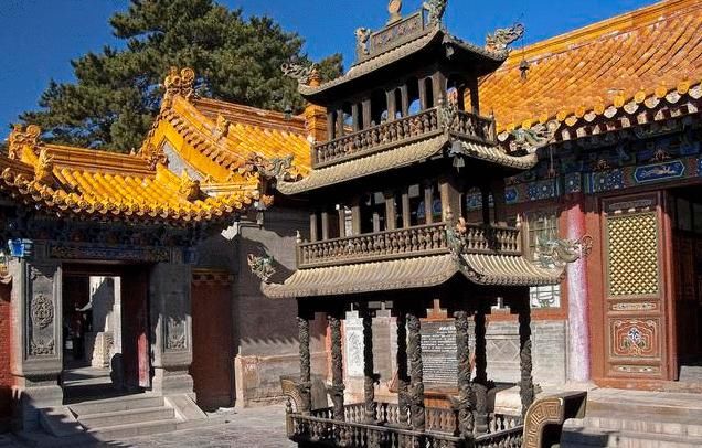 中国著名的四大佛教圣山, 常年香火旺盛, 分别供奉哪座菩萨?