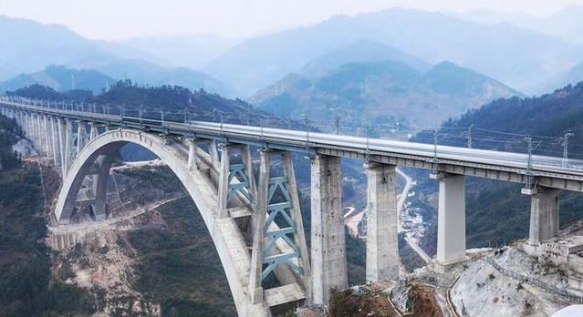 贵州已建成的又一座世界级大桥，5年多艰苦建设，创2个世界纪录！
