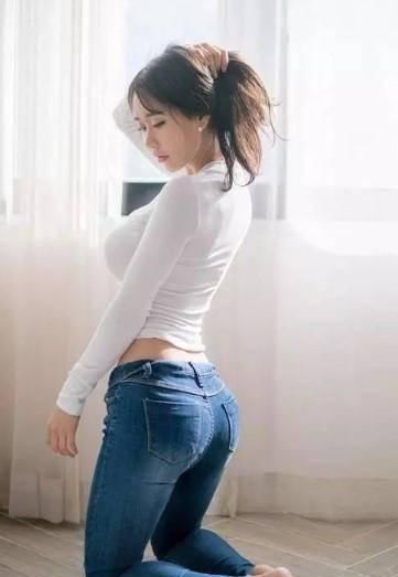  「掉下来」为什么女人穿裤子都不系腰带？不怕裤子掉下来吗？
