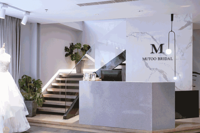 “我之前觉得婚礼离我太遥远了……”“然后呢？”