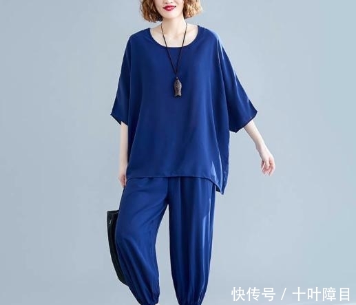 女人■45-67岁女人别穿太土,新式“嫩黄衫套装”,让你气场全开美上天