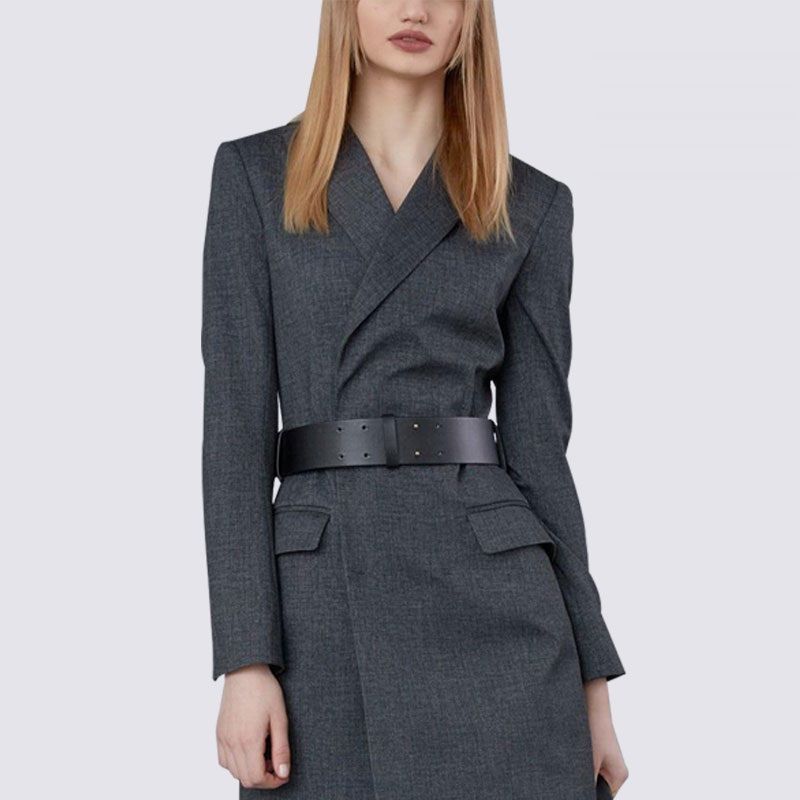 如果你真的很有钱，就别穿真丝了!买件这欧版装，减龄更高雅