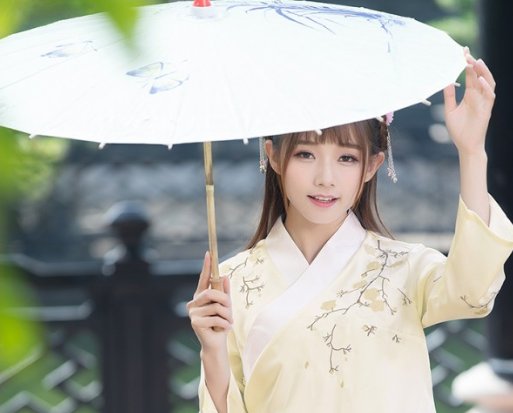 厉害了，如今中国少女穿的这些“改良汉服”，气质出众似神仙姐姐