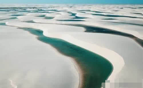 世界上最“神奇”的沙漠，这里的水比沙子还多，遍地湖泊鱼虾成群