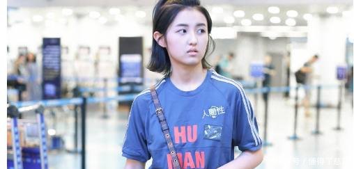 有种时尚叫张子枫,化浓妆,穿高跟鞋,这么有女人