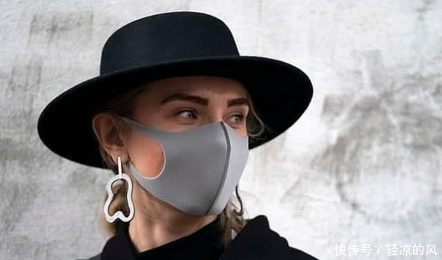  「开幕」英国伦敦2020秋冬时装周开幕，口罩成时尚达人们必备配饰