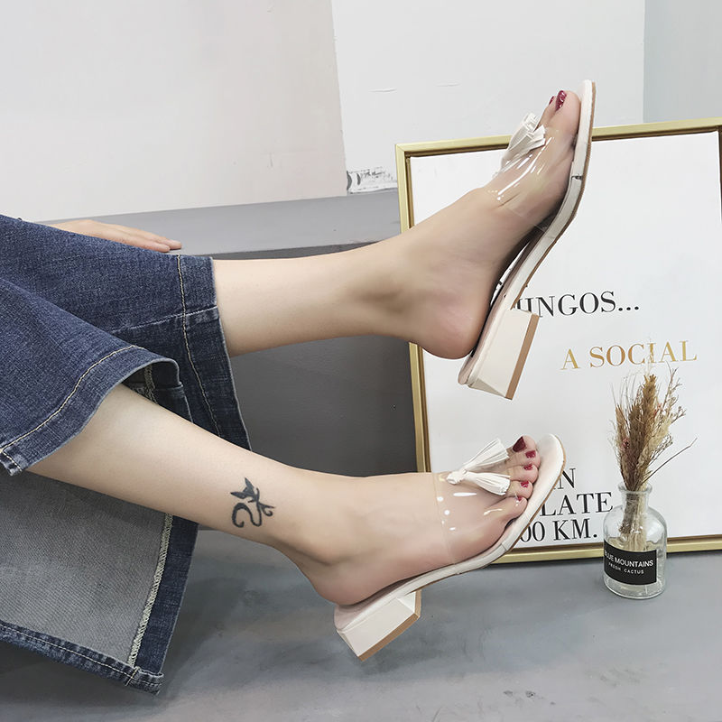 还在送女朋友高跟鞋?难怪她不开心，现在流行这样清凉显高的凉鞋