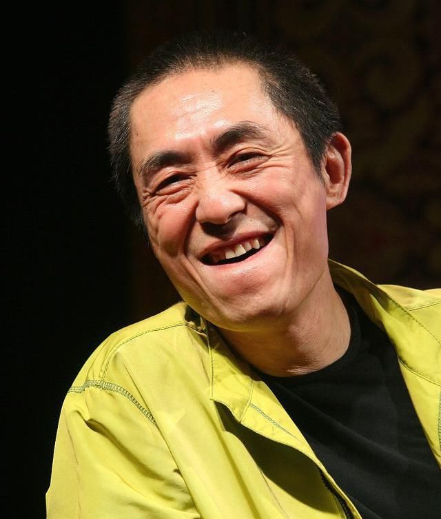 『成就』陈婷:18岁爱上张艺谋,20岁起为他连生3孩,不在乎他情史丰富