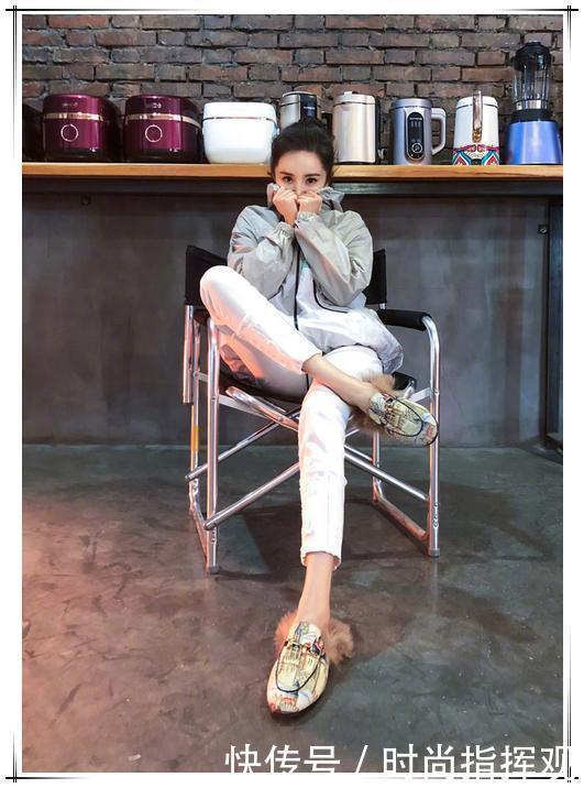 杨颖为艳压，裙子穿到一半就没了，撞上杨幂还不是一秒现回原形