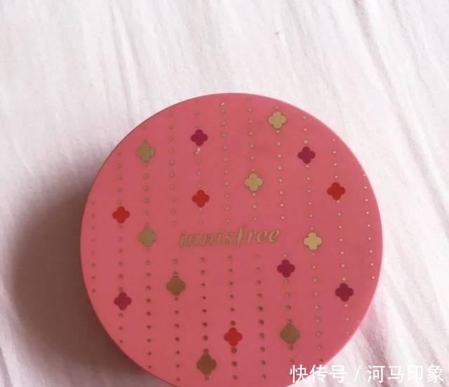  『花钱』求求你们！别再给这些难用的网红化妆品花钱了！！