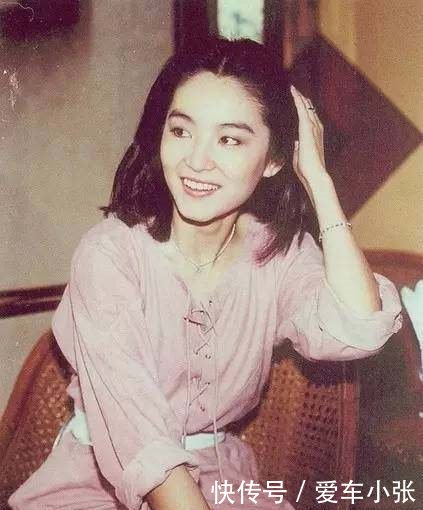 林青霞：三十年前的街拍，比现在的女明星还要漂亮！