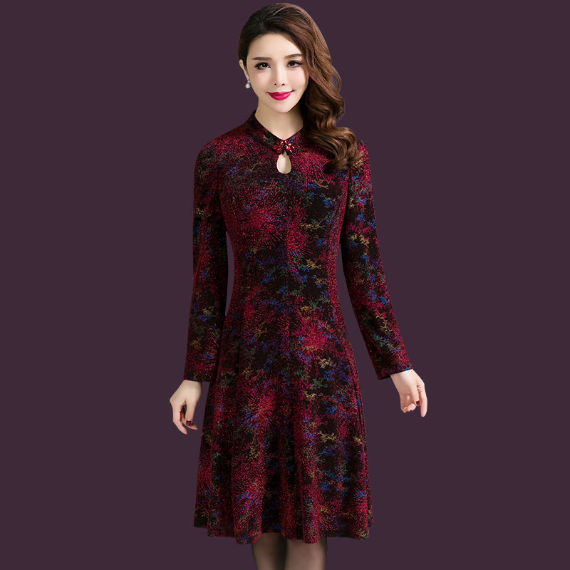 这裙贵就贵了点，比真丝高贵，比旗袍典雅，六零后穿洋气超迷人