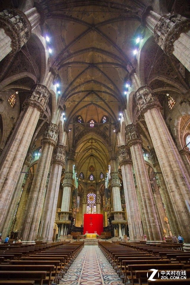 大C游世界 意大利米兰闻名世界的教堂