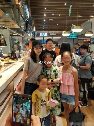 章泽天素颜又双叒叕上热搜了，这买了包月热搜服务吗？这颜值服气