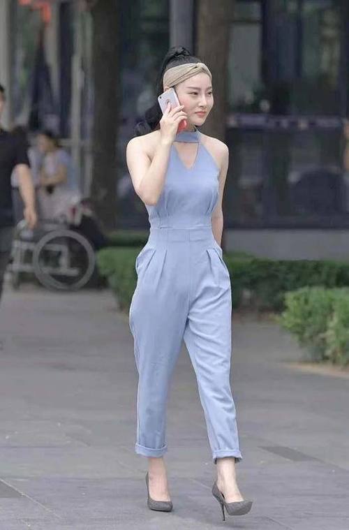 街拍：图1蒋梦婕也是够了，夏天穿皮靴！图5胸前“倒三角形”吸睛