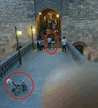 章子怡和汪峰当街吵架吓坏孩子？已辟谣，旧事不要再提