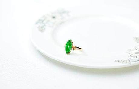 「戒指」戴上戒指 , 美丽的手指才真正有了灵魂