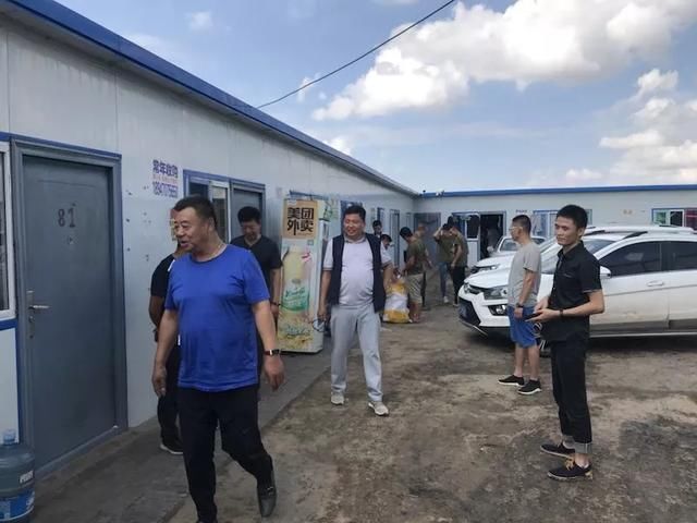 宋仁龙副董事长赴鄂尔多斯慰问集团公司达旗煤矿一线员工