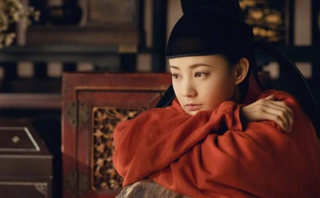 「于正」于正新作《鬓边》热播,另一部由他制作的古装宫廷剧官宣改名将袭